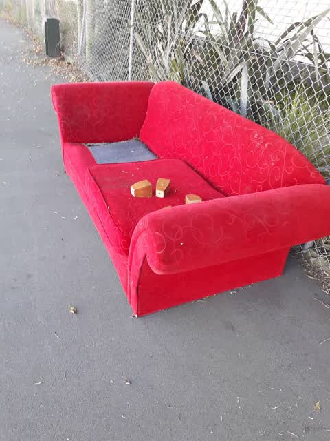 Rubbish/Recycling, a report photo