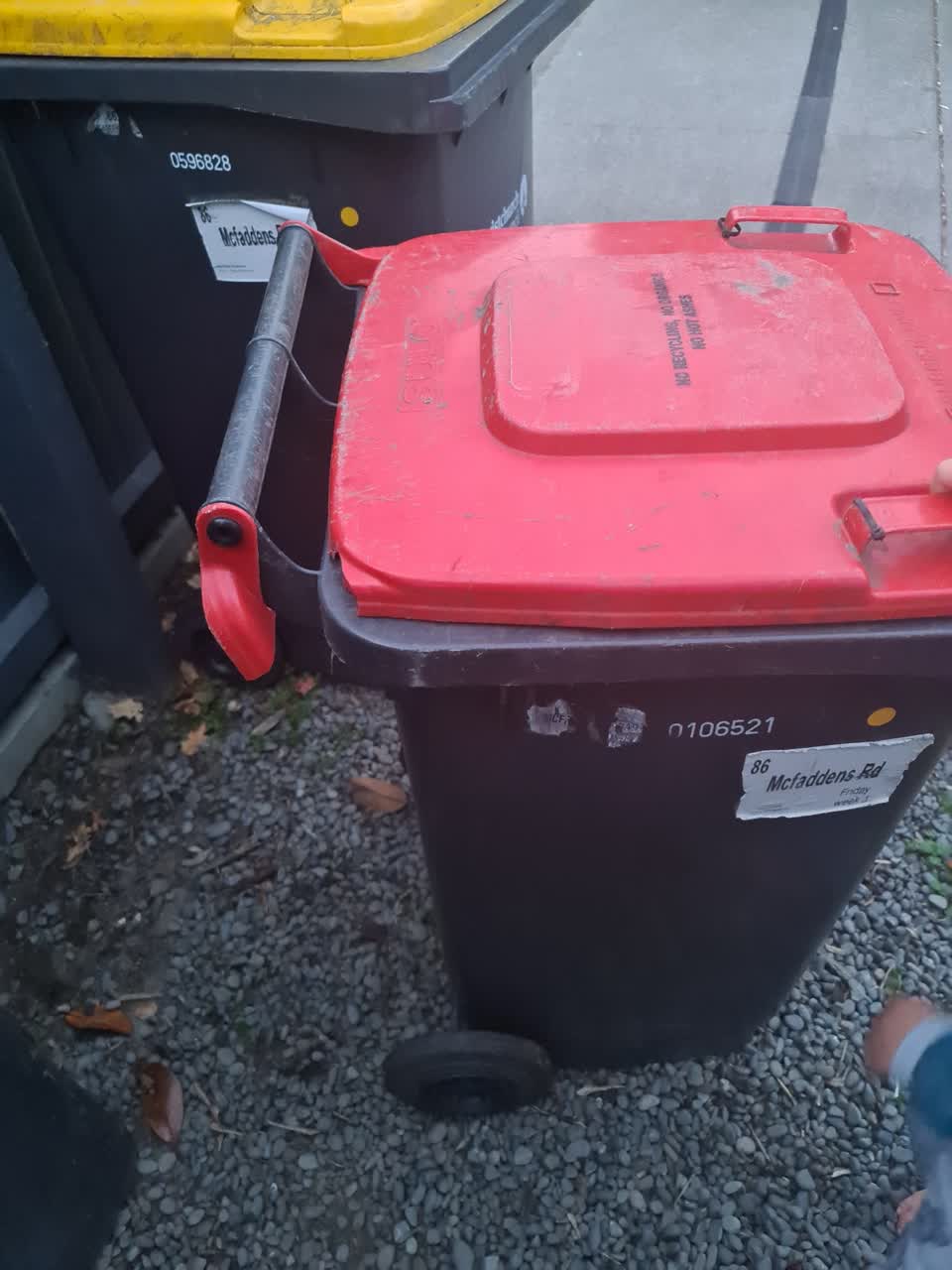 The photograph attached to this rubbish/recycling report