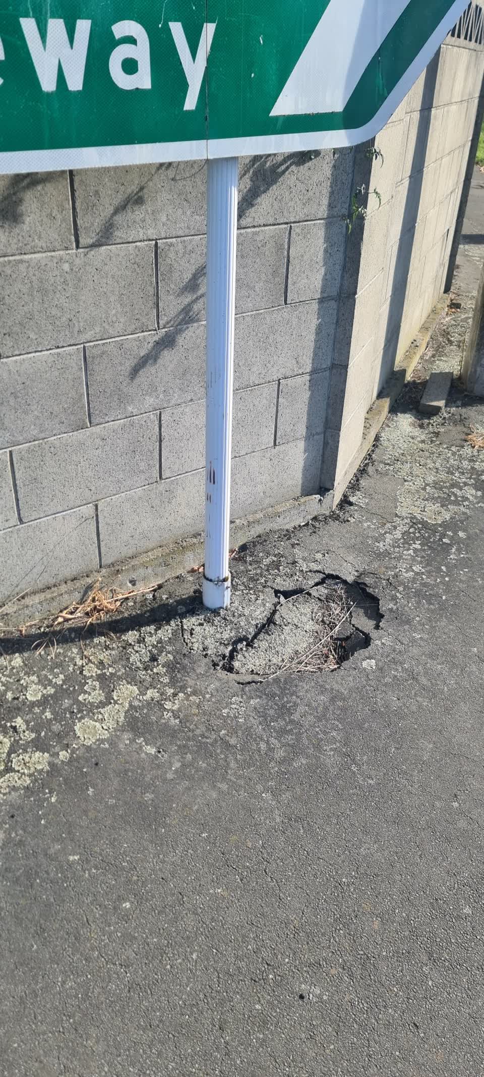 The photograph attached to this roading/streets report