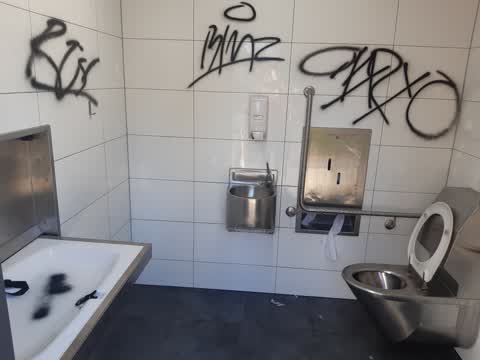Graffiti, a report photo