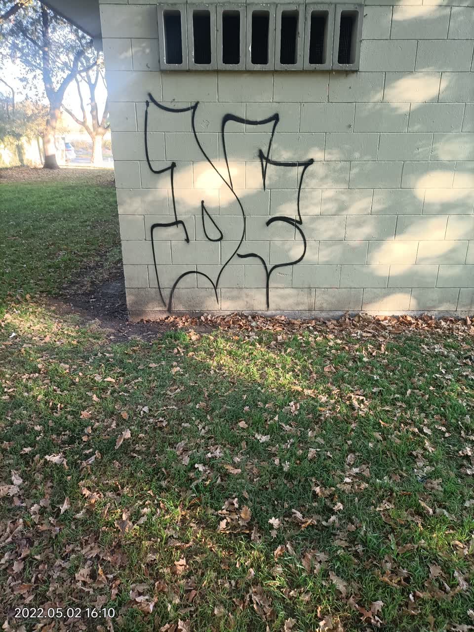 The photograph attached to this graffiti report