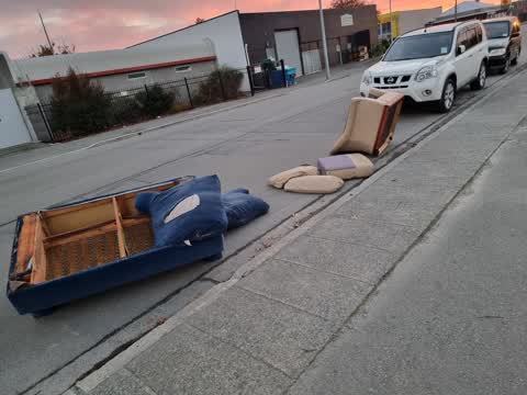 Rubbish/Recycling, a report photo