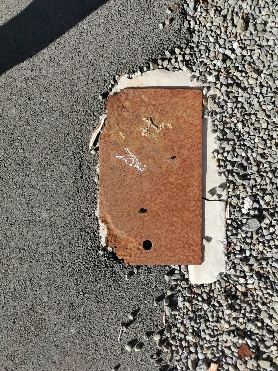 The photograph attached to this roading/streets report