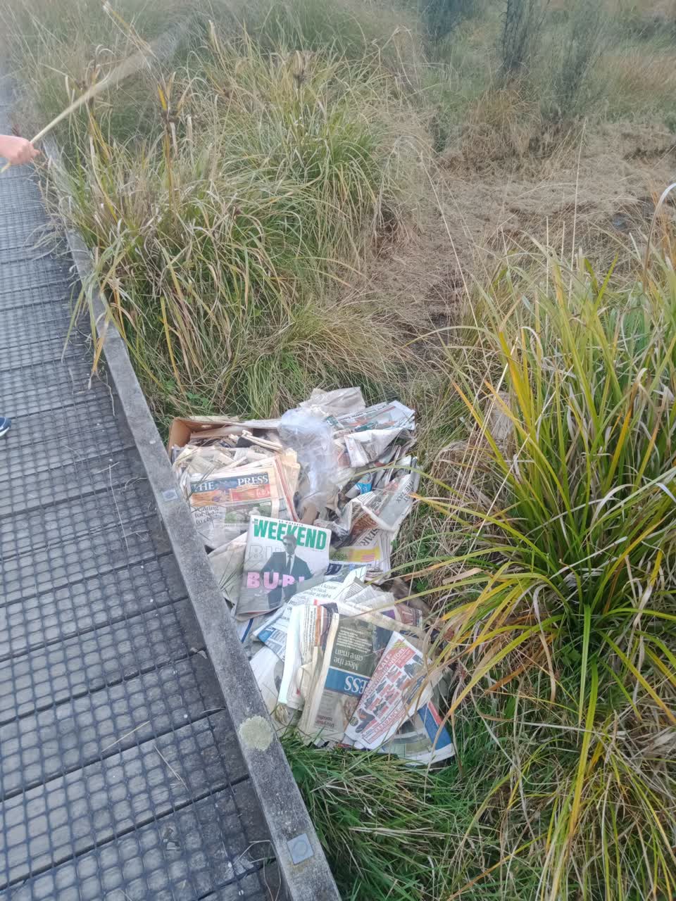 The photograph attached to this rubbish/recycling report