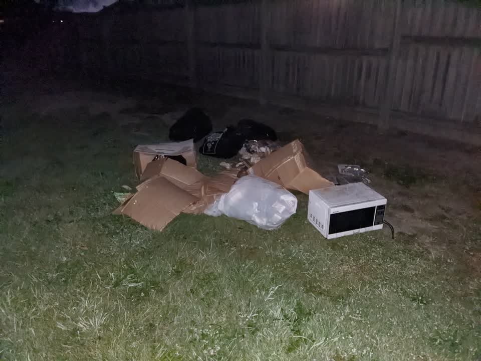 The photograph attached to this rubbish/recycling report