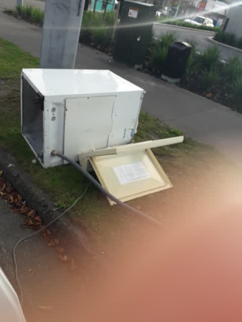 Rubbish/Recycling, a report photo