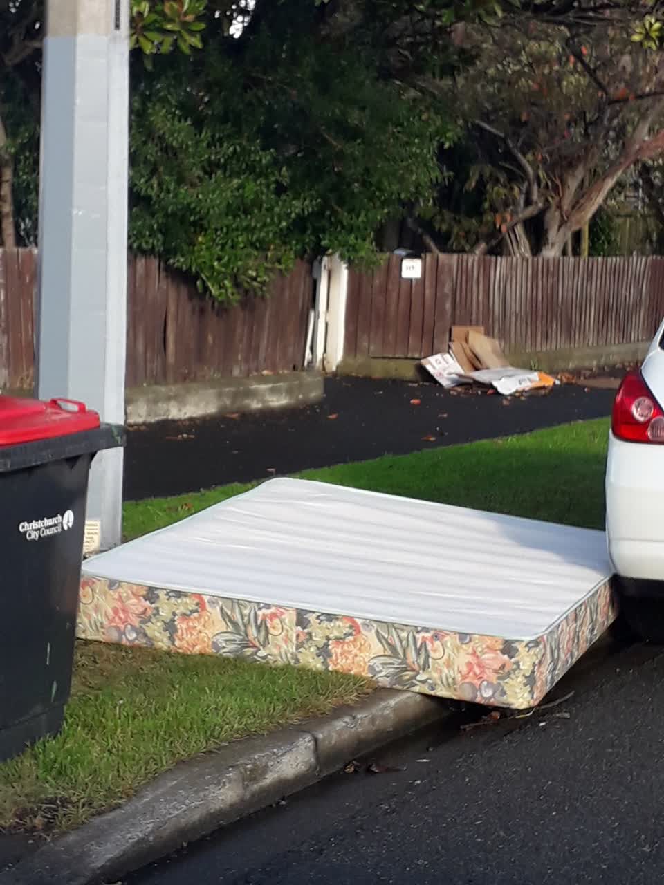The photograph attached to this rubbish/recycling report