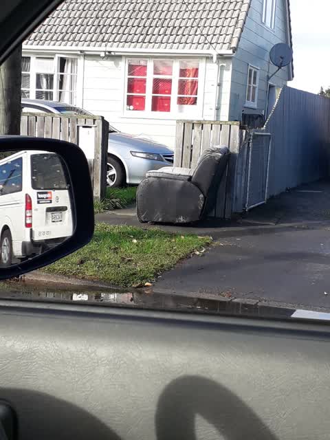 Rubbish/Recycling, a report photo