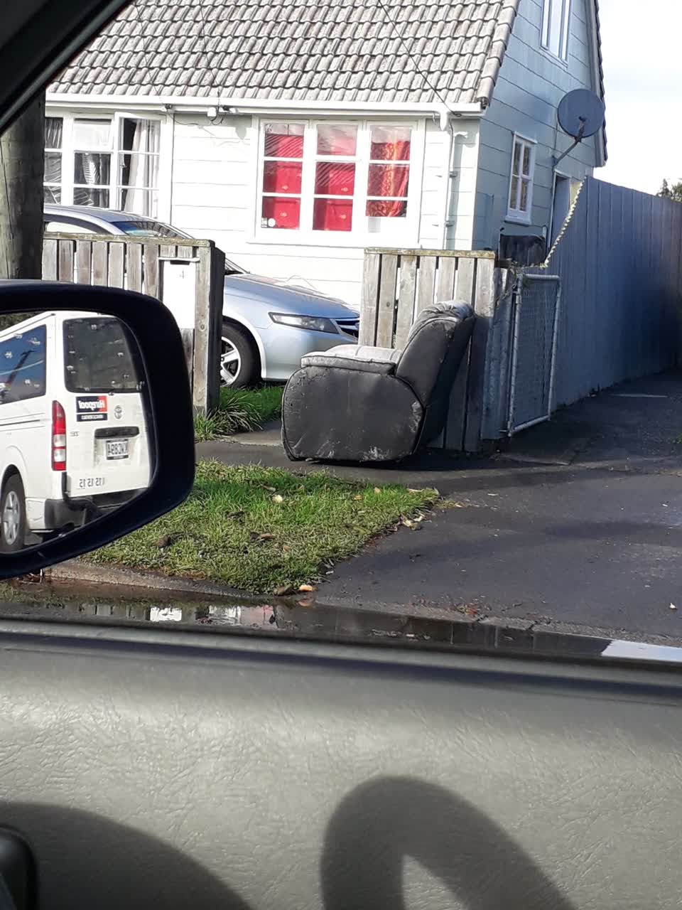 The photograph attached to this rubbish/recycling report