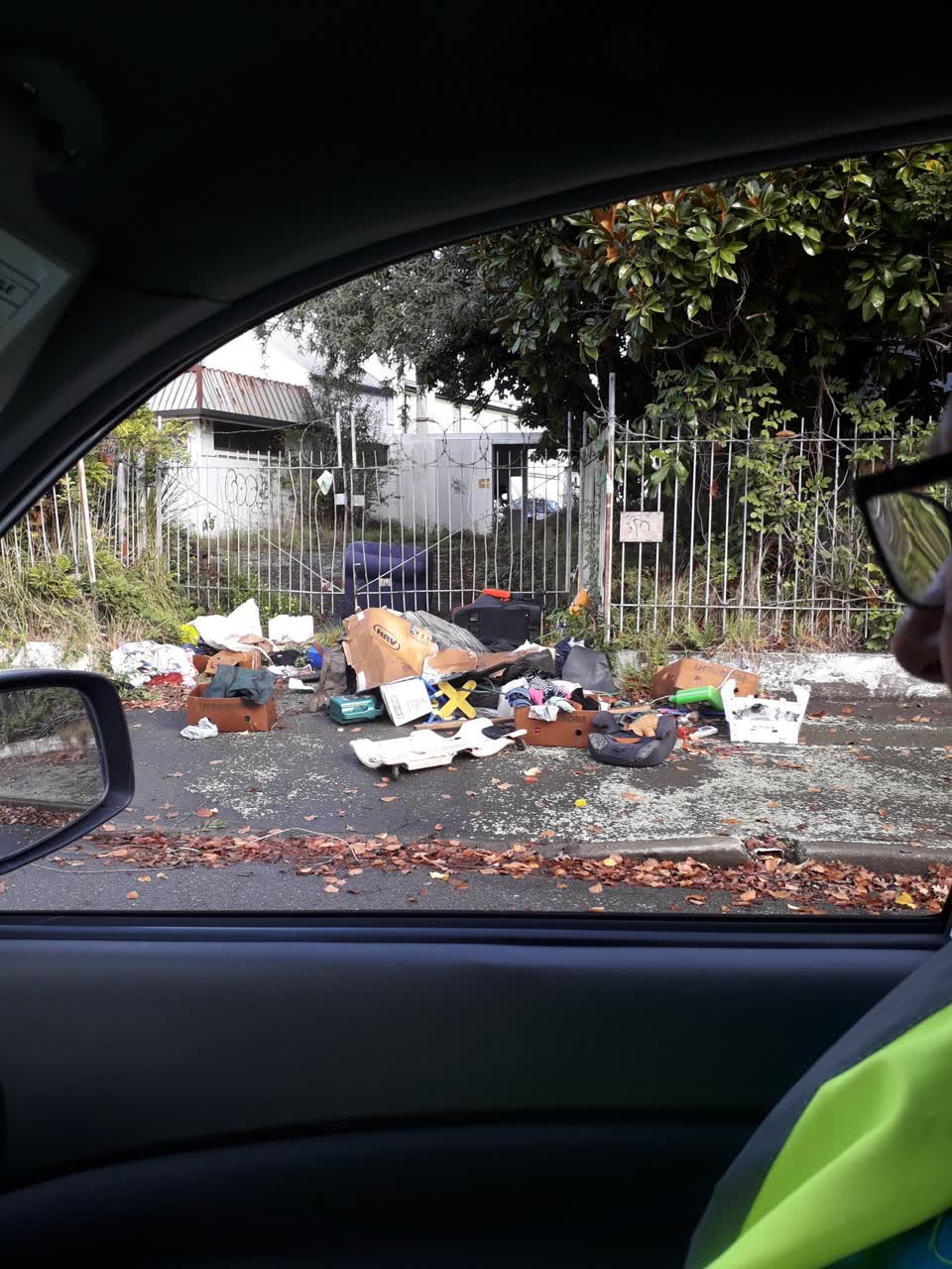 The photograph attached to this rubbish/recycling report