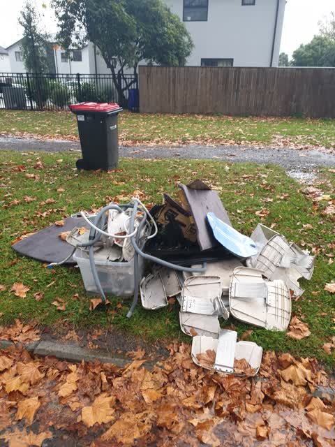 Rubbish/Recycling, a report photo