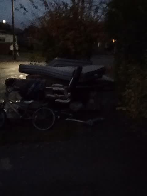 Rubbish/Recycling, a report photo