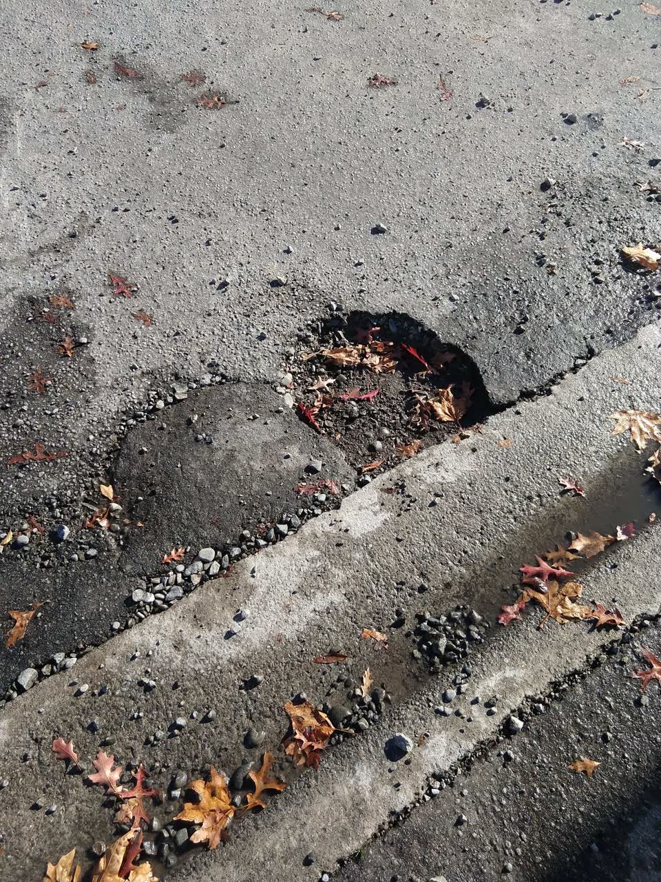 The photograph attached to this roading/streets report