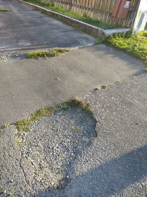 Roading/Streets, a report photo