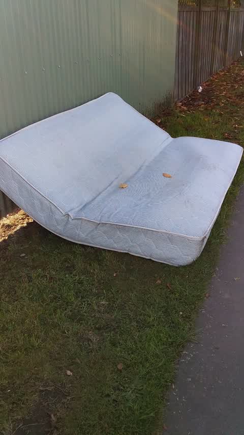 Rubbish/Recycling, a report photo