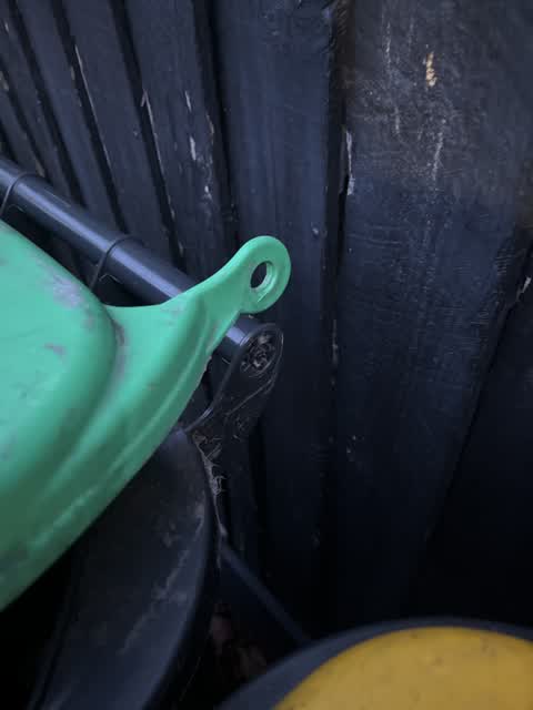 Rubbish/Recycling, a report photo