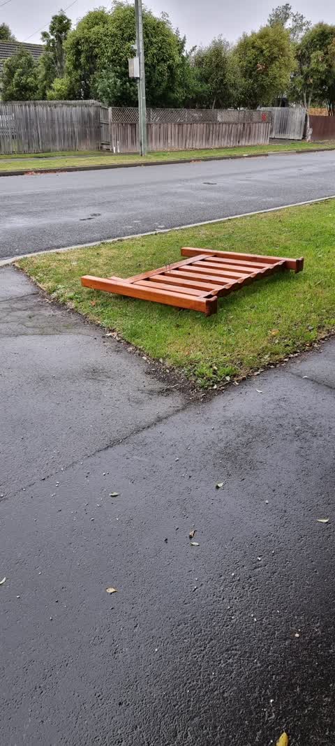 Rubbish/Recycling, a report photo