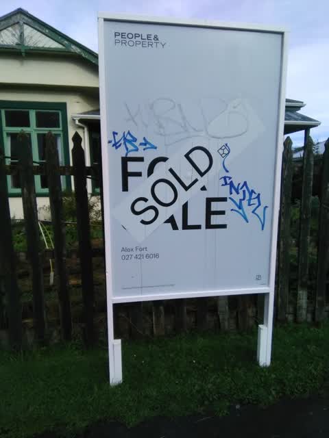 Graffiti, a report photo