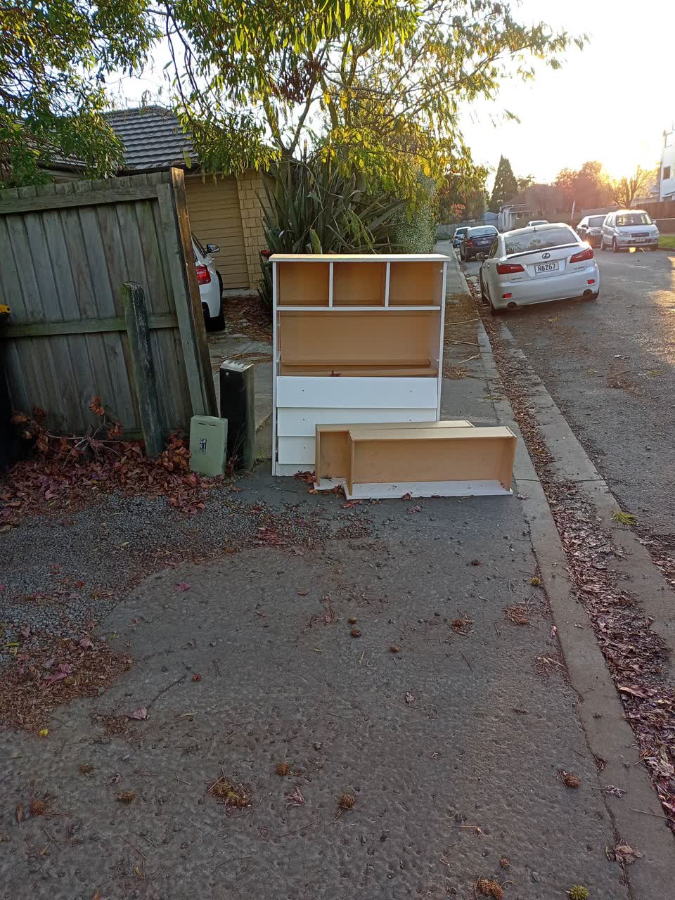 The photograph attached to this rubbish/recycling report