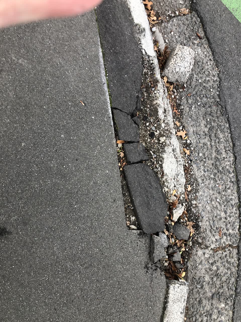 The photograph attached to this roading/streets report