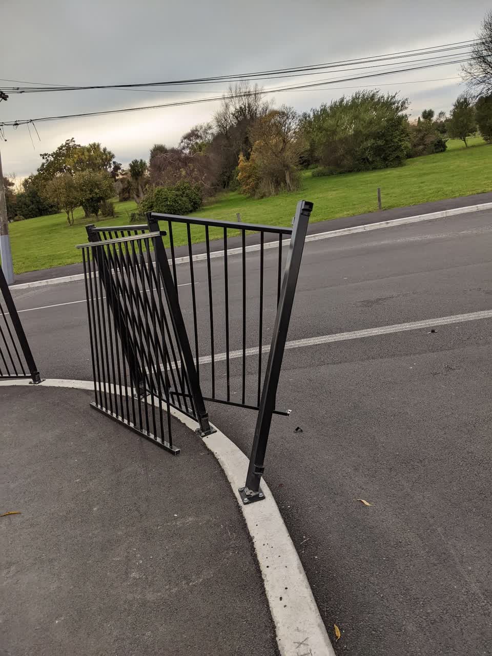 The photograph attached to this roading/streets report
