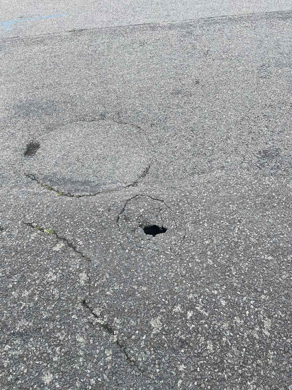 The photograph attached to this roading/streets report