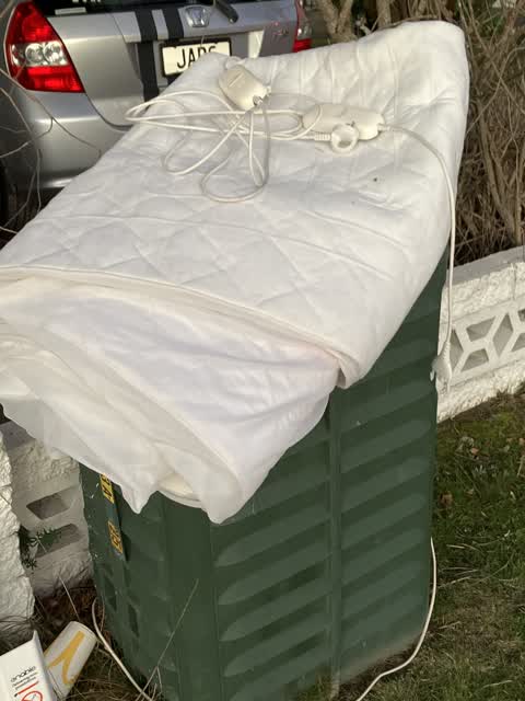 Rubbish/Recycling, a report photo