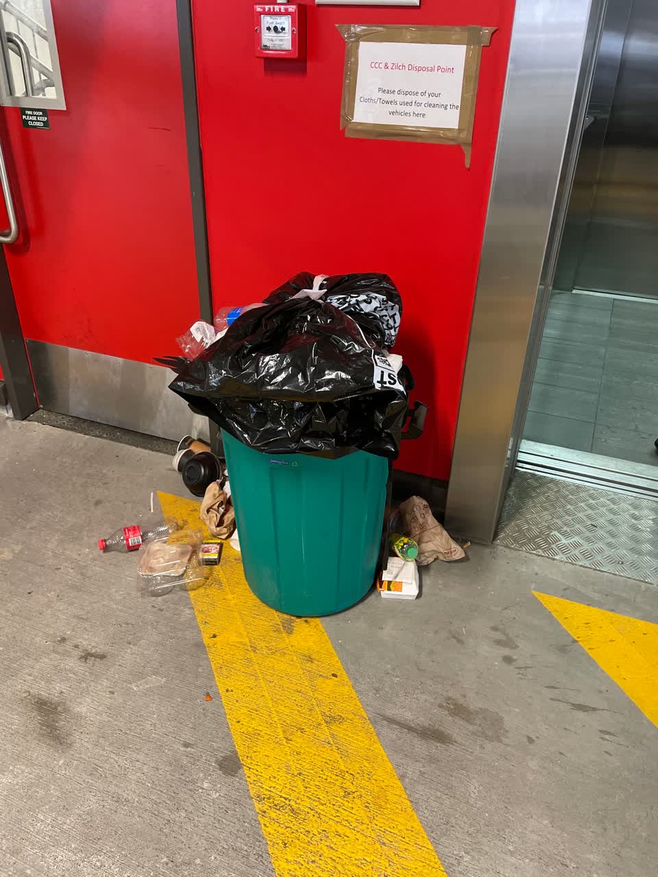 The photograph attached to this rubbish/recycling report