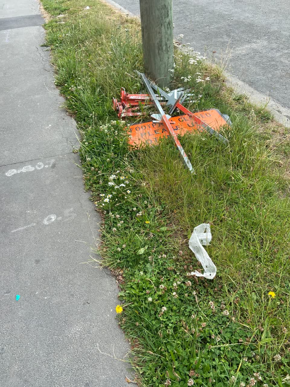 The photograph attached to this roading/streets report