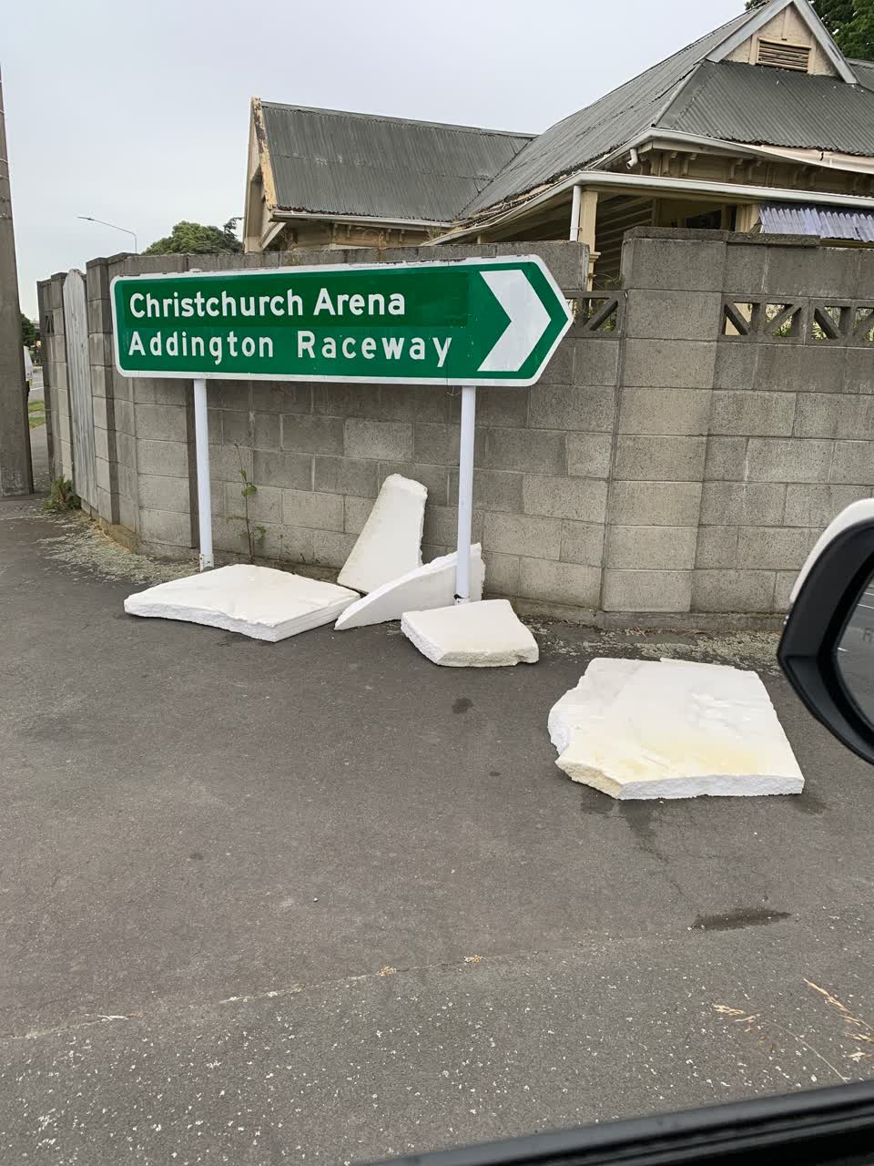 The photograph attached to this rubbish/recycling report