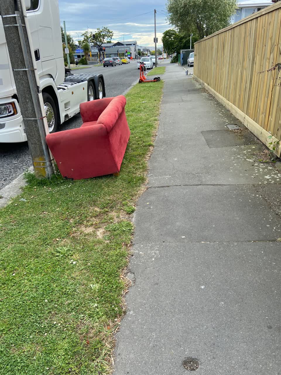 The photograph attached to this rubbish/recycling report