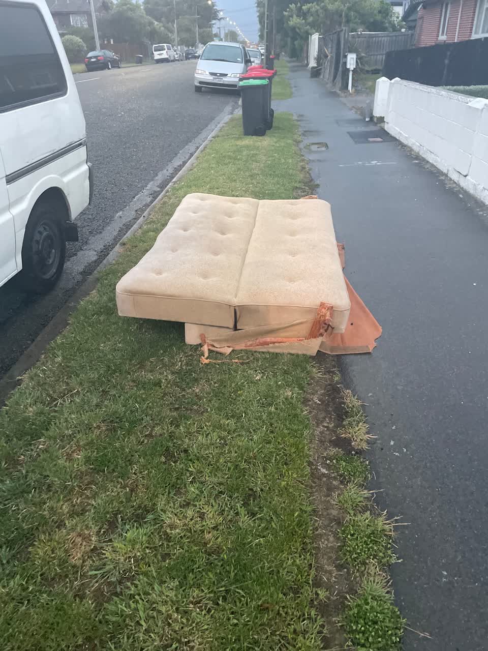The photograph attached to this roading/streets report
