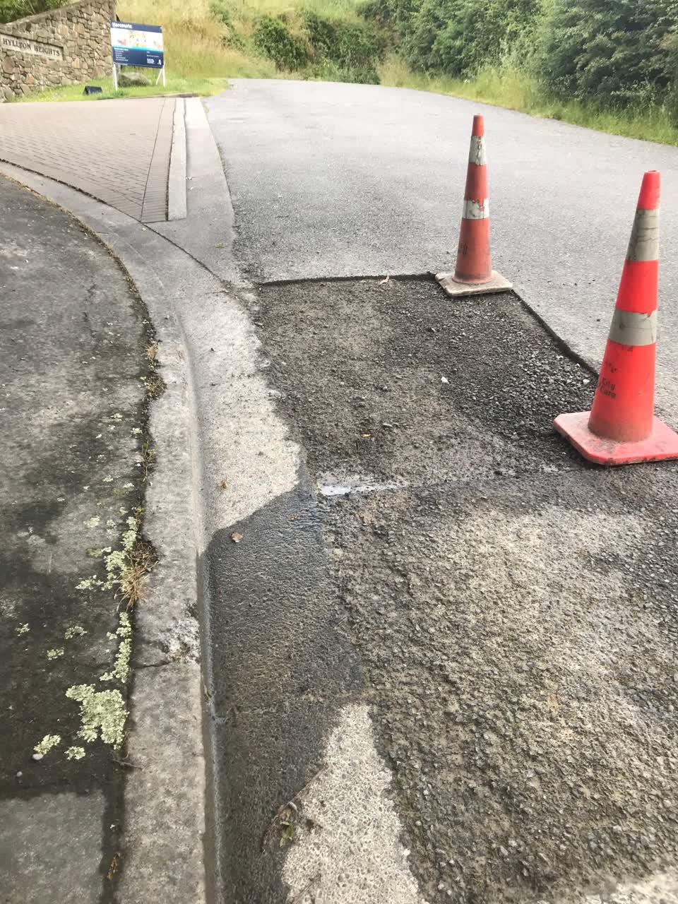 The photograph attached to this roading/streets report