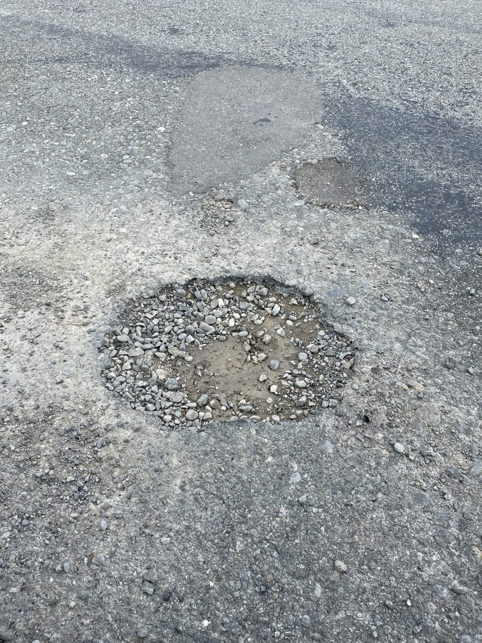 The photograph attached to this roading/streets report