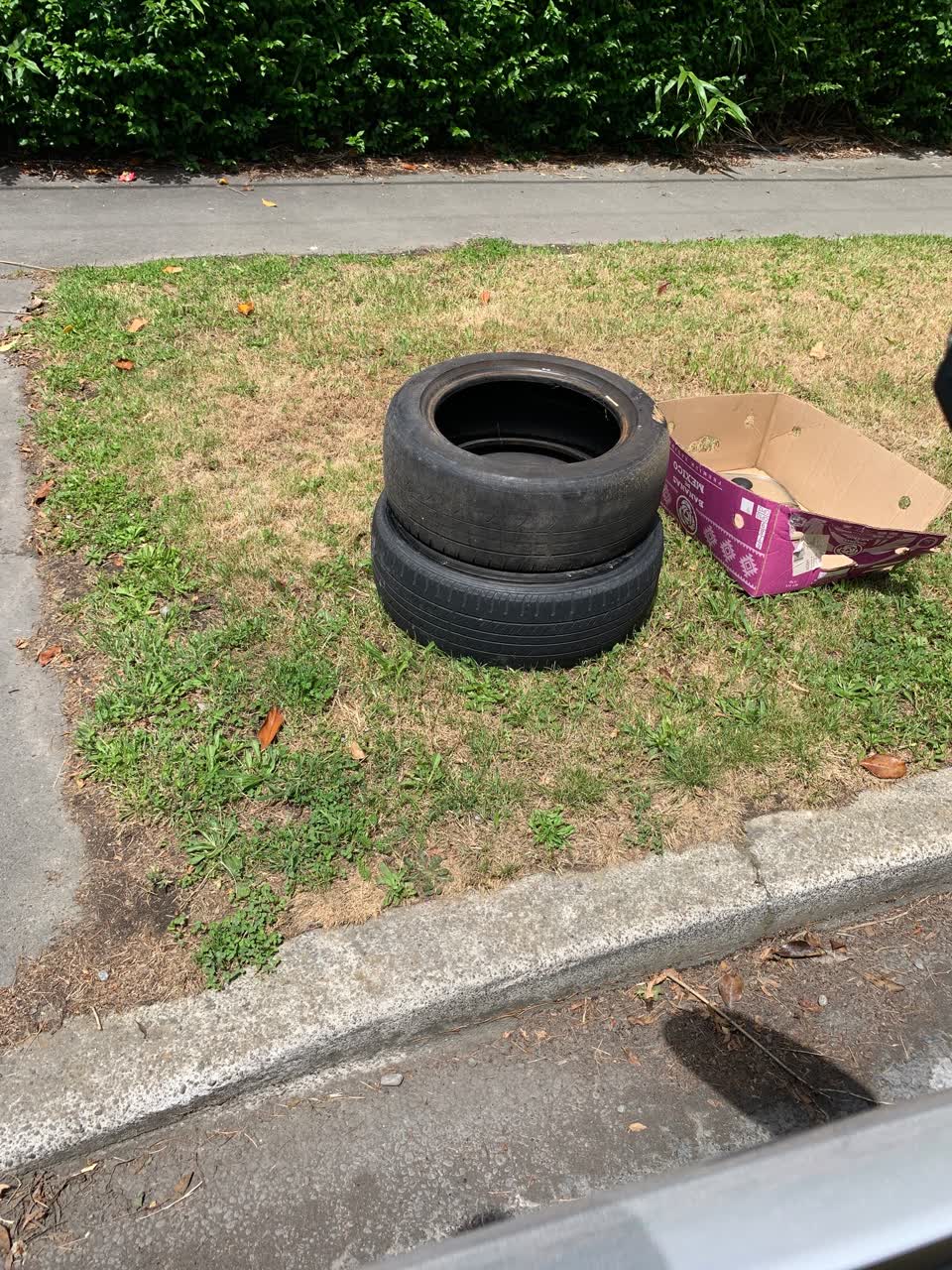 The photograph attached to this rubbish/recycling report