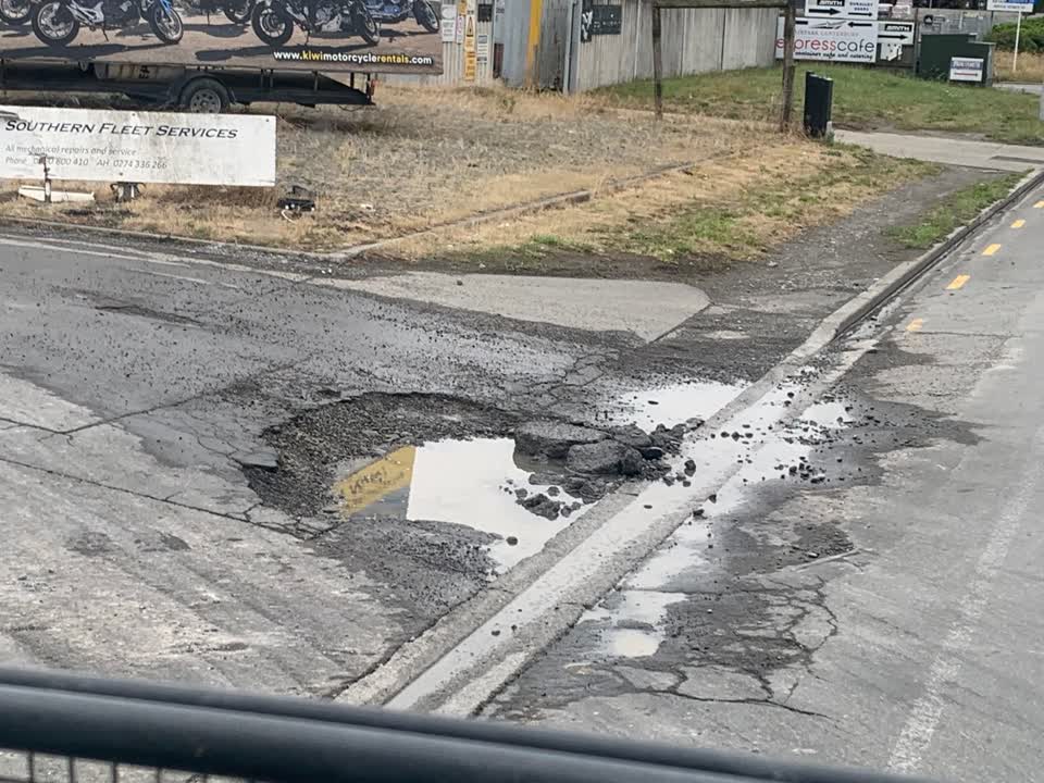 The photograph attached to this roading/streets report