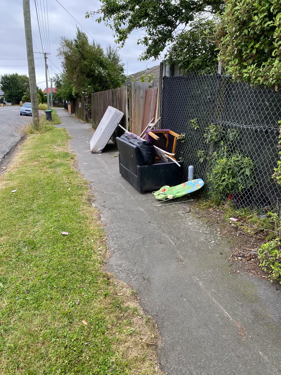 The photograph attached to this rubbish/recycling report