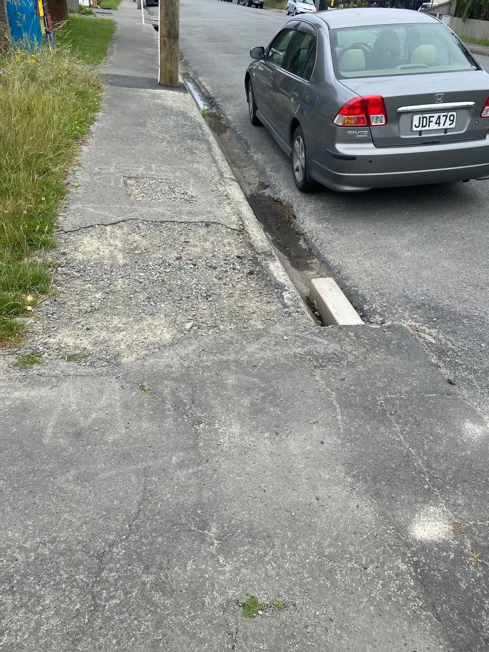The photograph attached to this roading/streets report