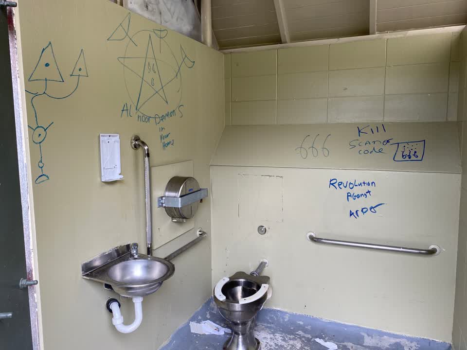 The photograph attached to this graffiti report