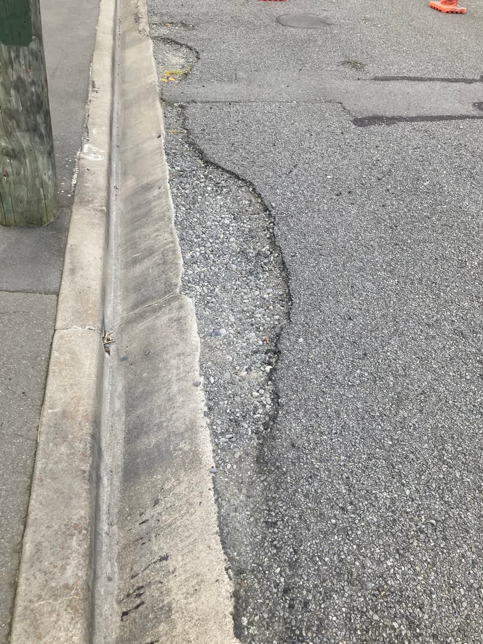 The photograph attached to this roading/streets report
