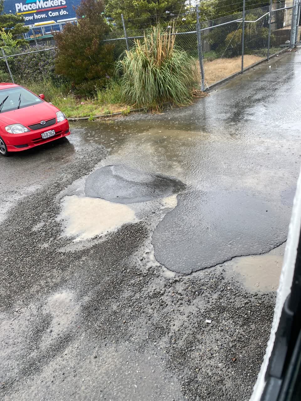 The photograph attached to this roading/streets report