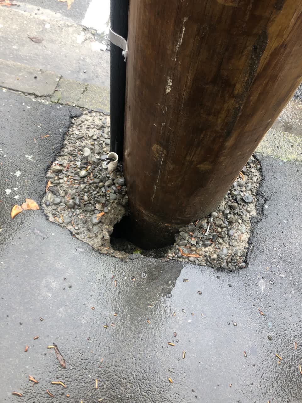 The photograph attached to this roading/streets report