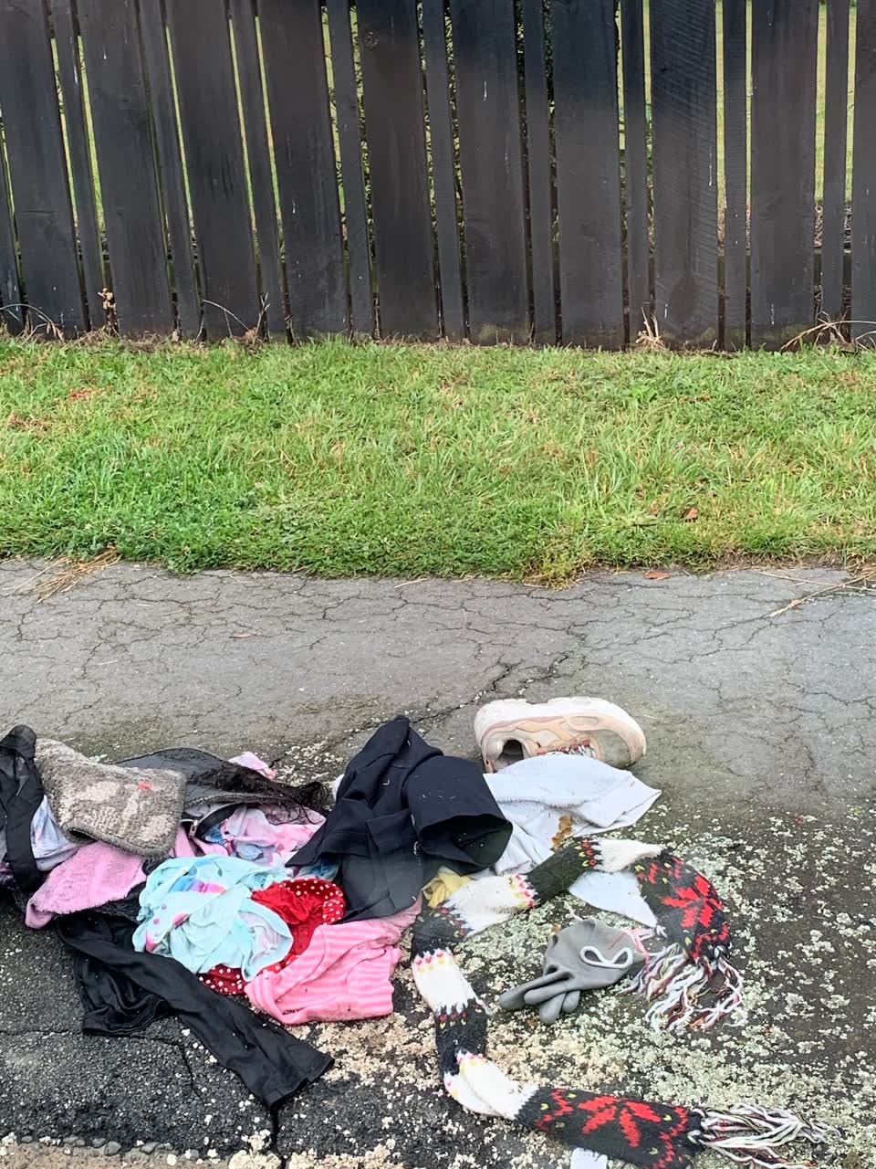 The photograph attached to this rubbish/recycling report
