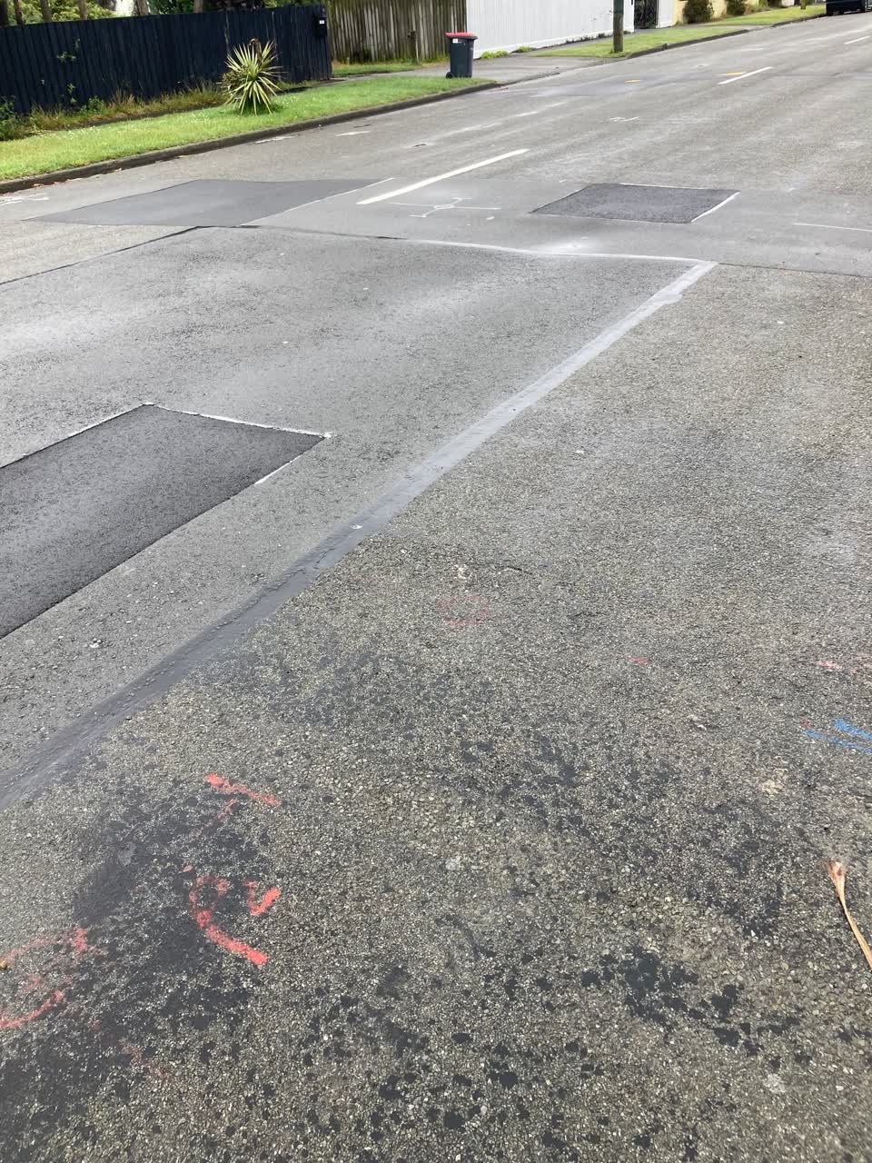 The photograph attached to this roading/streets report