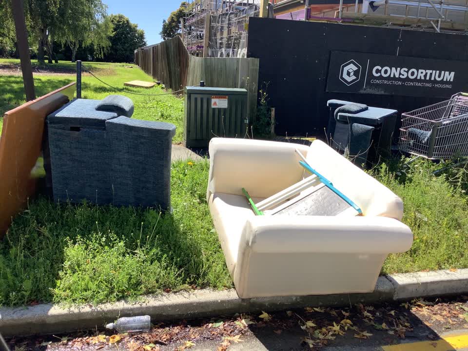 The photograph attached to this rubbish/recycling report