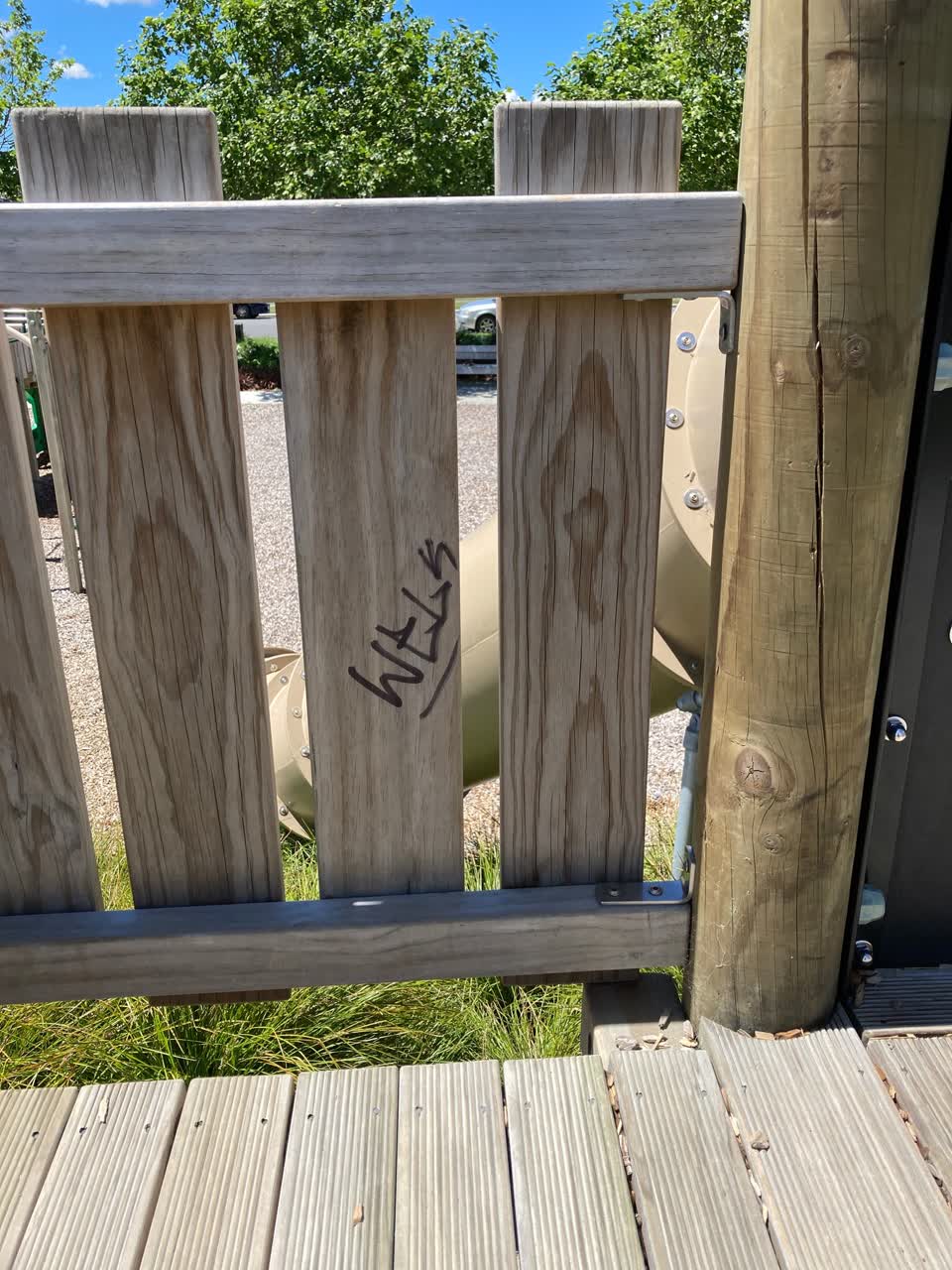 The photograph attached to this graffiti report