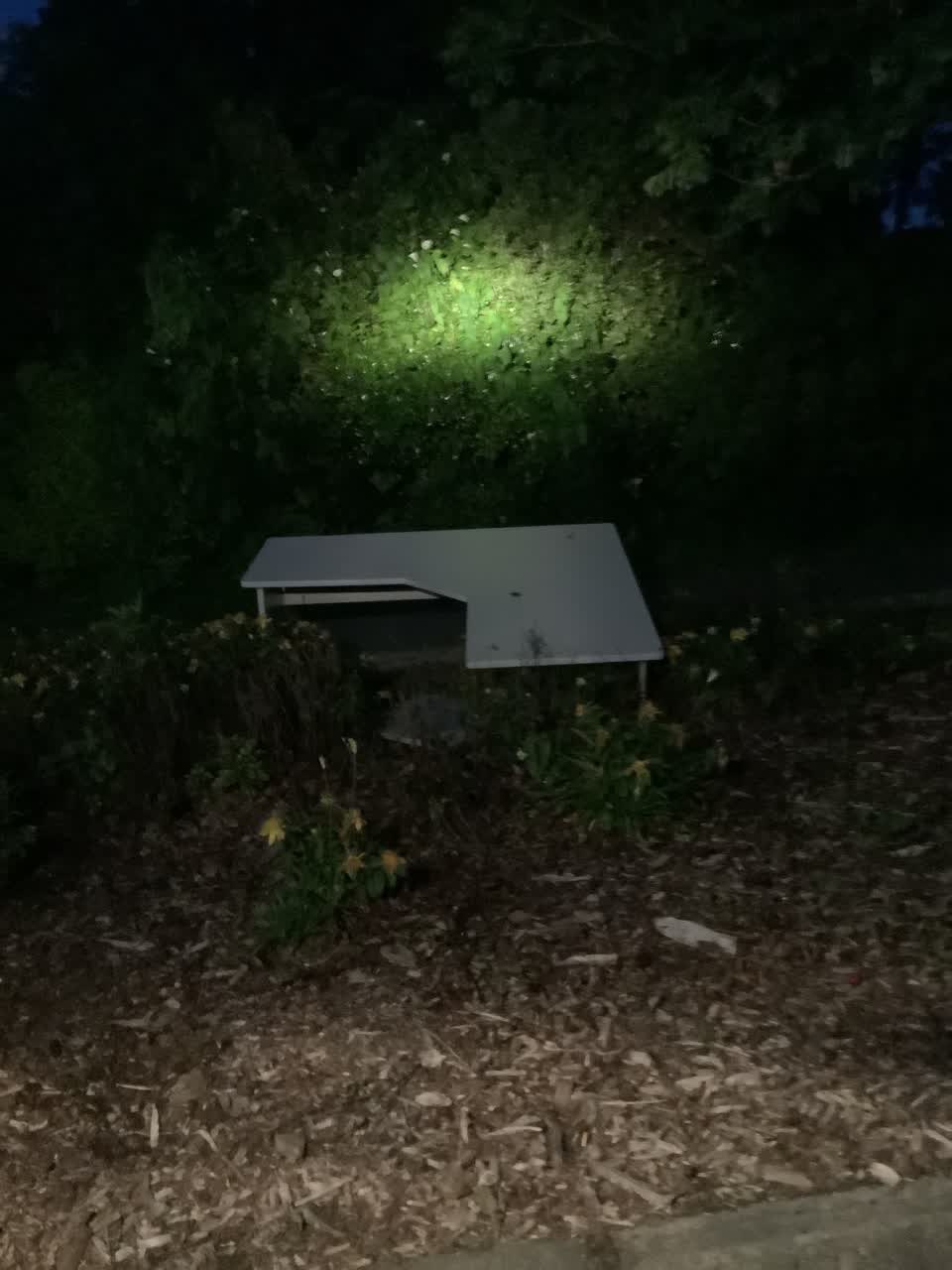 The photograph attached to this rubbish/recycling report