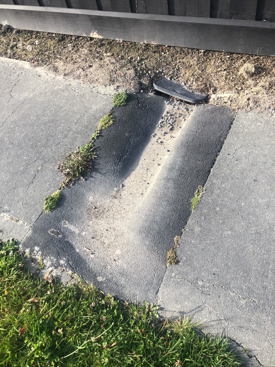 The photograph attached to this roading/streets report