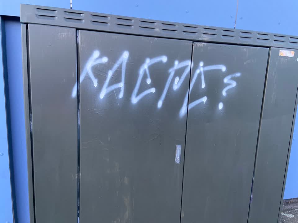 The photograph attached to this graffiti report