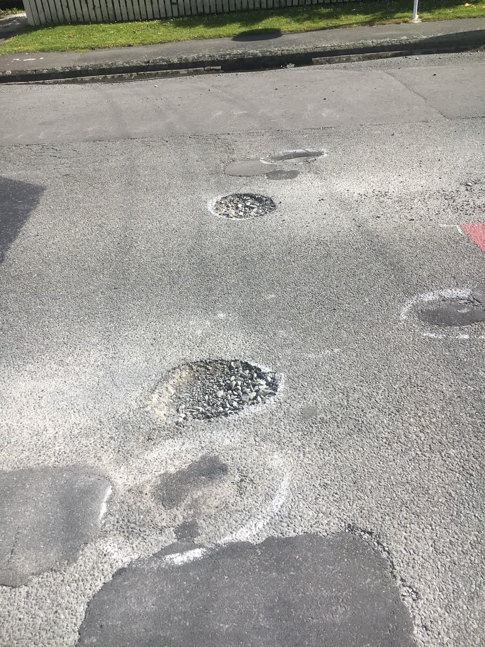 The photograph attached to this roading/streets report